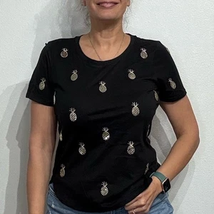 Romeo + Juliet Couture Black Sequin Pineapple Tee Sz M NWT - Picture 1 of 13