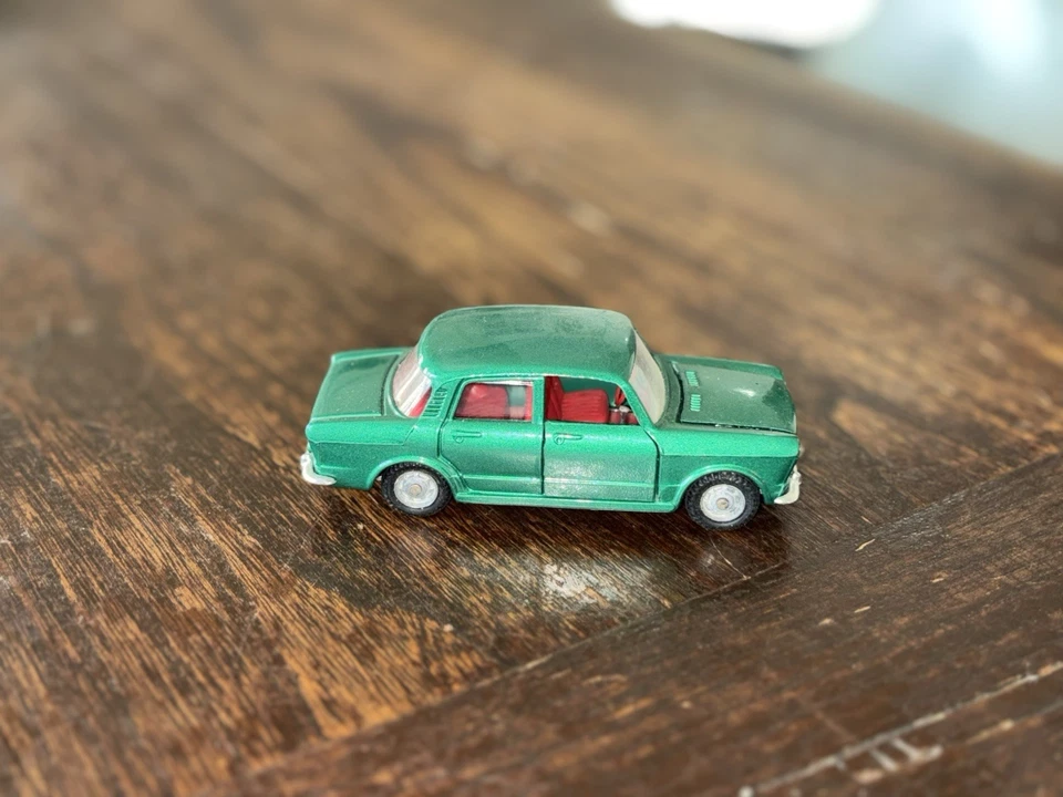 Mebetoys A9 Fiat 1100 R portiere senza cornice senza box. RARA - Immagine 1 di 4