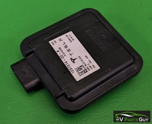 Tesla Model S 2016-2021 HOMELINK MODULE - HOMELINK V, OPTION 2 - 1097814-00-A - Picture 1 of 3