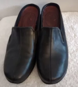 Rockport Size 9.5 M Black Leather slide on shoes Women APW26191 - Picture 1 of 10