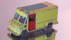 Commer Walk Thru Van - Husky - Green - Picture 1 of 9