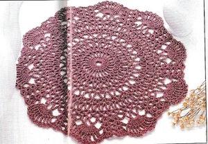 Spitzendeckchen - 9-1/2" breit - Größe 10 Baumwollgarn häkeln - NUR Häkelanleitung - Bild 1 von 2