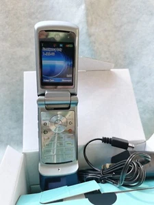 Fully Working Very New Motorola KRZR k1 unlocked 2G GSM Vintage mobile phone - Picture 1 of 19