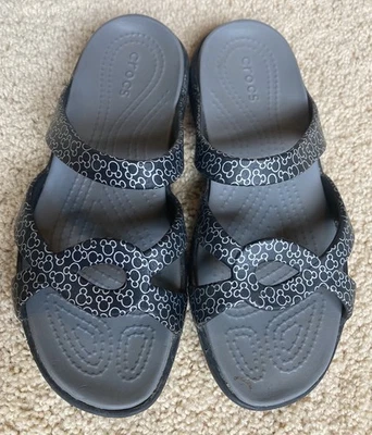 Sandalias Crocs Disney Mickey Mouse Meleen Twist Slides para mujer talla 6 negras grises usadas en excelente estado Foto 1 de 4