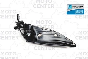 POGGIAPIEDI PASSEGGERO DX. NERO PIAGGIO MEDLEY 125 150 S ('20-'24) - Foto 1 di 1