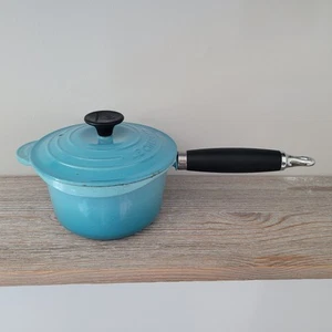 LE CREUSET Cast Iron #16 1.5 Qt RARE Teal/Turquoise Saucepan Phenolic Handle-R80 - Picture 1 of 6