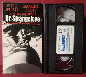 VHS Dr. Strangelove - Kubrick, Peter Sellers Classic *BUY 2 GET 1 FREE* - Picture 1 of 3