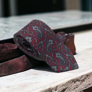 Vintage Tie Gray Grey Silver Paisley on Deep Red Bert Pulitzer 63” L - Picture 1 of 6