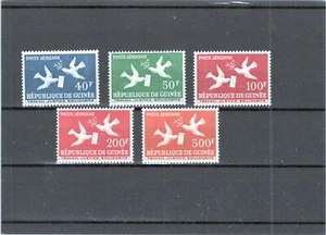 GUINEA 1959 26-30 C17-21 Doves Letter Olive Twig Carrier Pigeons Post Birds Bird - Picture 1 of 2