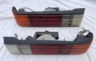 1982-1989 SUBARU GL 4 PUERTAS LUZ TRASERA IZQUIERDA DERECHA CONJUNTO OEM LENTE FRENO GIRO Foto 1 de 4