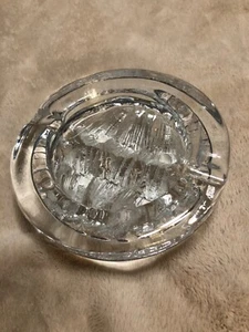 Cenicero 3D de vidrio transparente Mid Century Nybro Iceburg - Imagen 1 de 5