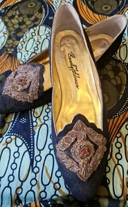 BEVERLY FELDMAN vintage nero scamosciato e oro tacco e bordo impreziosito gioiello 9,5 - Foto 1 di 8