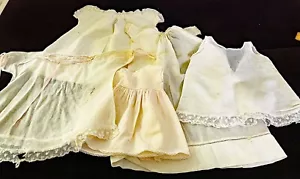 Lote de 5 vestidos antiguos hechos a mano para muñecas XX357 - Imagen 1 de 9