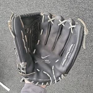 Nike Venom Diamond Ready 13 Inch Softball Glove RHT Great Condition - Picture 1 of 4