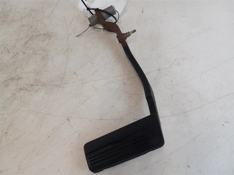 BRAKE PEDAL fits CHEVROLET IMPALA 2007 - Image 1 of 4