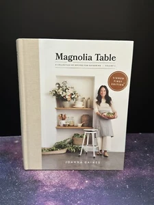 Joanna Gaines Signed AUTOGRAPHED Book Magnolia Table First Edition Autograph - Bild 1 von 7