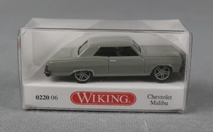 WIKING 022006/0220 06 H0,1:87 Chevrolet Malibu - betongrau - NEUHEIT 2025 - Bild 1 von 4