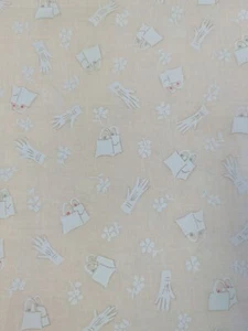 2002 White Gloves & Purses On Creme Background Cotton Fabric - 32" X 42" - Picture 1 of 2