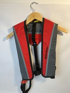WEST MARINE Inflatable Life Jacket with Harness- Adult Universal - Picture 1 of 8