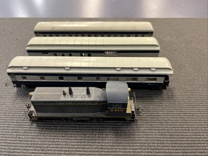 HO Baltimore und Ohio SET 3 WAGEN MIT SANTA FE 2418 MOTOR - Bild 1 von 7