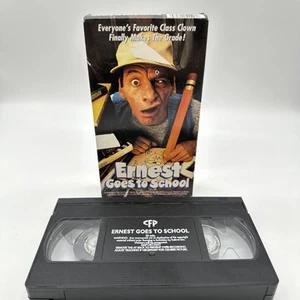 1994 Ernest Goes to School (VHS, 1994) Jim Varney Verne - Foto 1 di 7