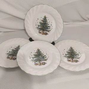 4 Nikko Happy Holidays DINNER PLATES Christmas Tree Green Scallop Edge 10.75" - Picture 1 of 13