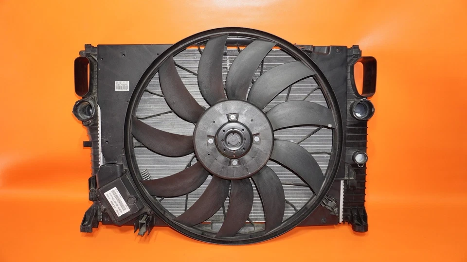 MERCEDES BENZ E500 COOLING FAN RADIATOR 2003 2004 2005 2006 A2115001893 OEM - Image 1 of 4