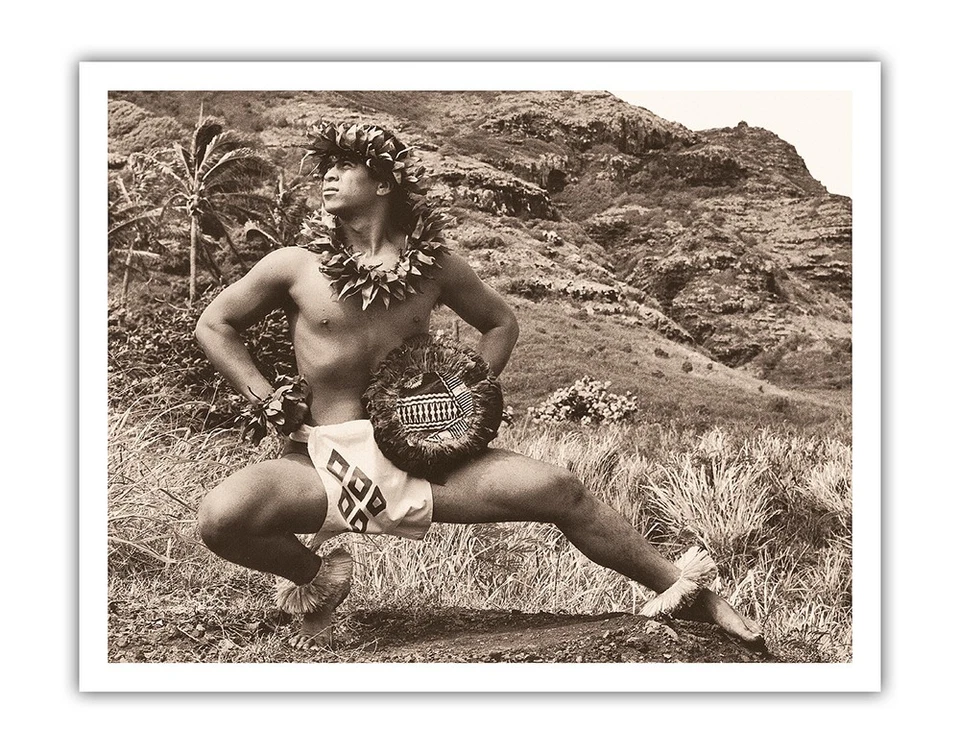 Bailarín de Hula masculino hawaiano - Fotografía sepia vintage de Alan Houghton c. 1960 Foto 1 de 1