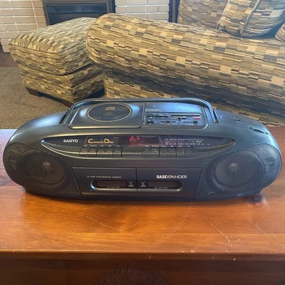 Sanyo MCD-Z22 Vintage Boombox Cassette Radio AM/FM Reproductor de CD Probado Funciona Foto 1 de 4