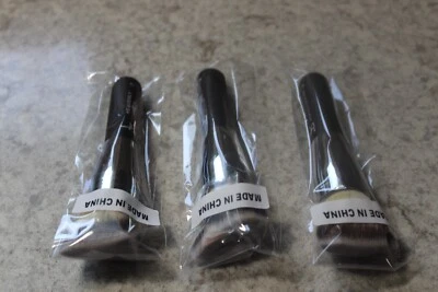 3x IT COSMETICS Heavenly Luxe Solid Serum Foundation Brush #29 Lot 3 Travel Size - Image 1 of 4