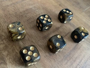 N.6 Dadi 16mm Nero e Oro. Dadi Da Gioco Lusso Effetto Radica - Foto 1 di 1
