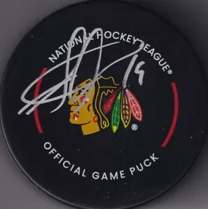 BECKETT JONATHAN TOEWS SIGNED CHICAGO BLACKHAWKS REAL GAME MODEL PUCK 1W806880 - Picture 1 of 2