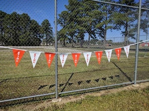 2x Offizielle STIHL LOGO Kettensäge Wimpelschnur Orange Weiß Flagge Banner Neu 24'  - Bild 1 von 9