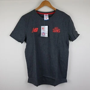 Gold Coast Suns New Balance Tshirt Mens Size M Charcoal Official AFL Regular Fit - Foto 1 di 7