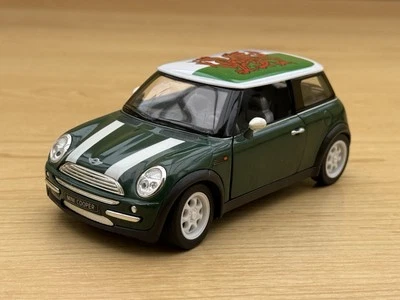 SAICO 1:24 5.5 inch 2001 MINI COOPER - GREEN WITH WELSH ROOF RARE VARIANT  - Image 1 of 4