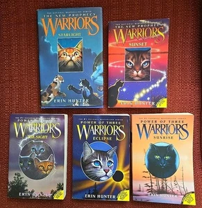 LOT 5 WARRIORS: POWER OF THREE, NEW PROPHECY, ERIN HUNTER 4 PB, 1 HC - Picture 1 of 7