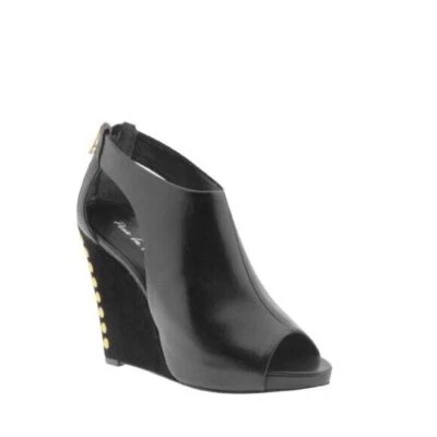 Botín de cuña Pour La Victoire Tula cuero negro tachonado tacón de cuña punta abierta 8,5 Foto 1 de 4