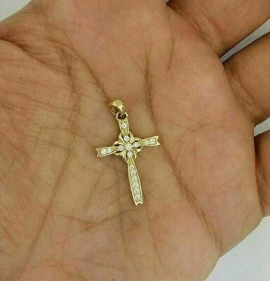 Pendentif Croix Femme En Diamant Simulé Rond 1,90 Ct Plaqué Or Jaune 14K - Photo 1/4