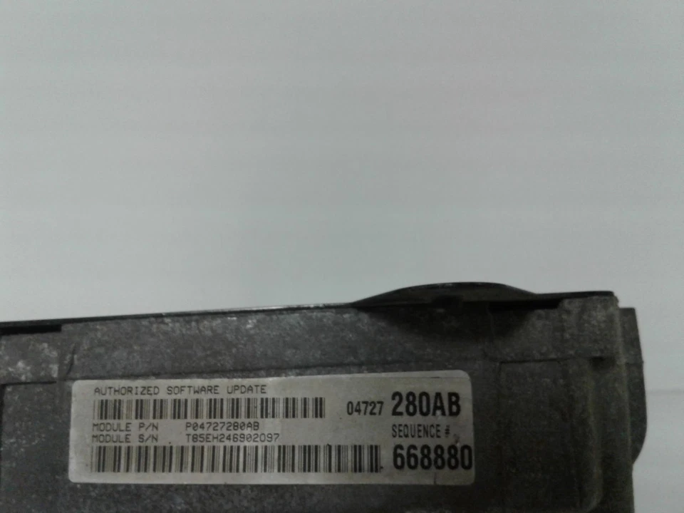 Módulo de control del motor usado se adapta a: módulo de control electrónico Plymouth Voyager 2000 Foto 1 de 4
