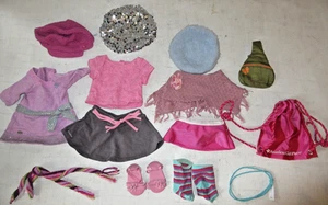 Lotto vestiti bambola American Girl - Foto 1 di 3