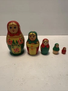 Set 5 bambole nidificanti matrioska russe dipinte a mano vintage - Foto 1 di 19