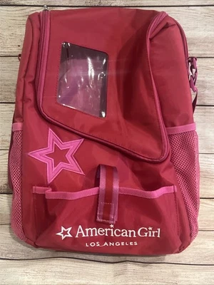 "Portamuñecas American Girl rojo y rosa de 15"" con bolsillo para mascotas y ventana Los Ángeles" Foto 1 de 4