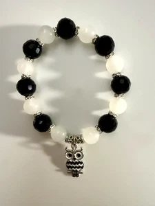BLACK Faceted Bead Stretch Bracelet with White Gemstone Beads & Silver Owl Charm - Picture 1 of 2