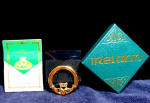 DE COLECCIÓN ~ DÍA DE ST PATTYS ~ Sol D' o Claddagh ~ Tono Dorado ~ Broche de Amistad Estampado 124Kida - Imagen 1 de 9