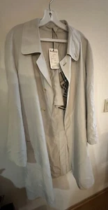 durchgehender Herren Trenchcoat Mantel/ Regenmantel Burberry 42 kurz. Neu Mit Etikett - Bild 1 von 5