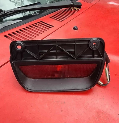 1997 - 2001 年本田 CRV 原始设备制造商第三刹车灯外壳带安装螺栓  — 第 1/4 张图片