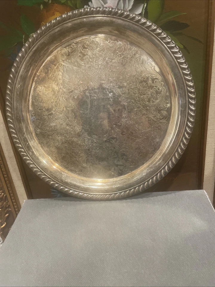 Bandeja redonda para servir vintage WMROGERS plateada de 10" Foto 1 de 4