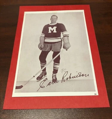 1935 -1940 Crown Brand  Hockey #54 Earl Robinson  Montreal Maroons - Image 1 of 2