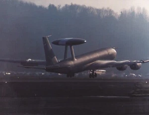 "Boeing AWACS ""E-3 in servizio in tutto il mondo"" immagine promozionale 8,5""x11" - Foto 1 di 2