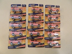 15 Stück Adventure Force Maisto 1979 Chevrolet K5 Blazer Square Body rot/weiß - Bild 1 von 3